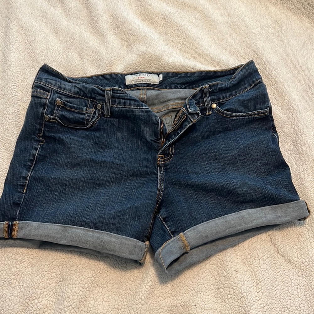 Torrid dark wash Jean shorts